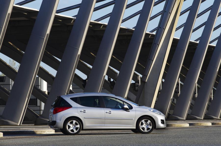  Peugeot 207 SW 2009 года  (фото 13 из 15)